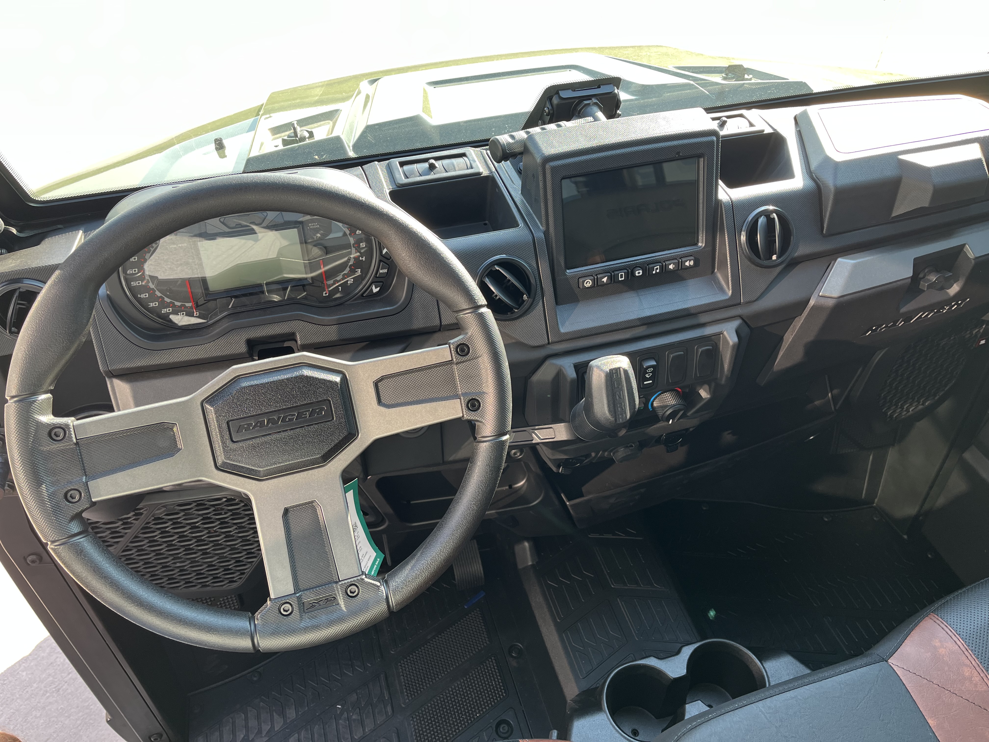 2027 Polaris RANGER CREW XP 1000 NorthStar Ultimate Side x Side